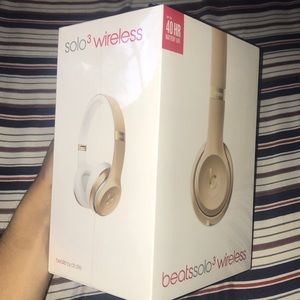 Brand new solo3 wireless beats